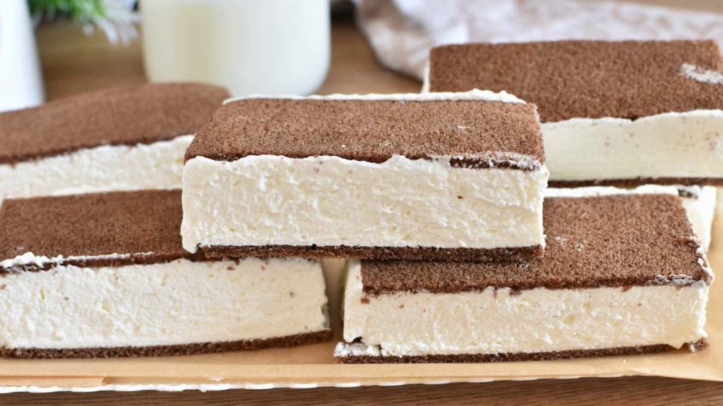 Tranches Kinder au lait et au mascarpone sans cuisson
