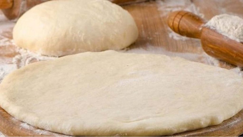 Pâte à pizza: recette facile, prête en quelques minutes