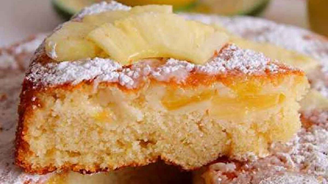 Gâteau léger et moelleux à l'ananas: un véritable délice