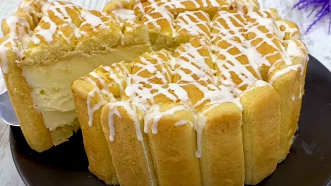 Le gâteau de boudoirs crémeux prêt en 15 minutes tellement bon que