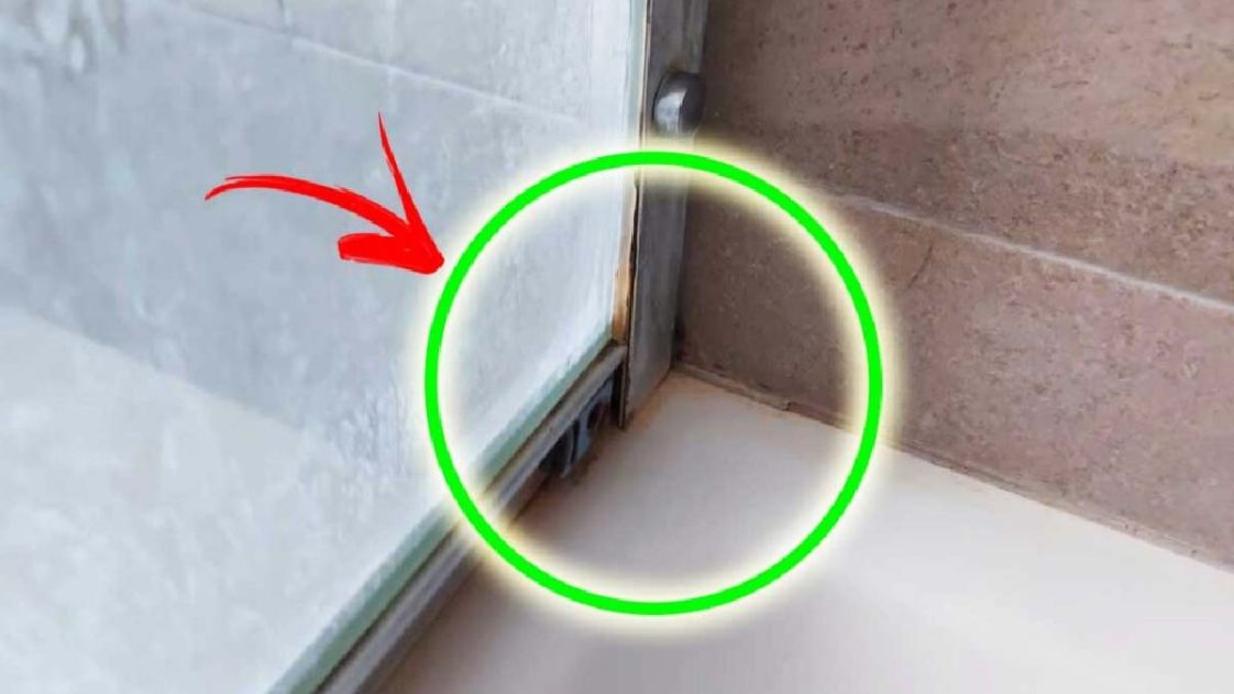 Comment enlever la moisissure du joint de douche
