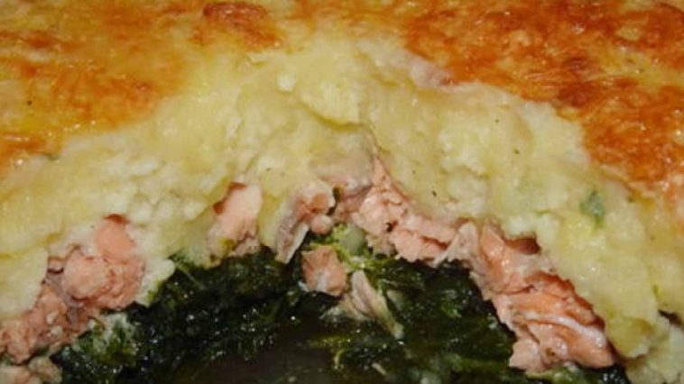 Hachis parmentier aux épinards et au saumon: un plat sain et riche en