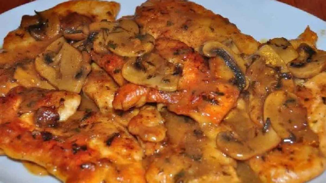 Préparer Un Plat Copieux Pour Yicheng Poulet aux champignons et au marsala: un plat copieux pour une occasion