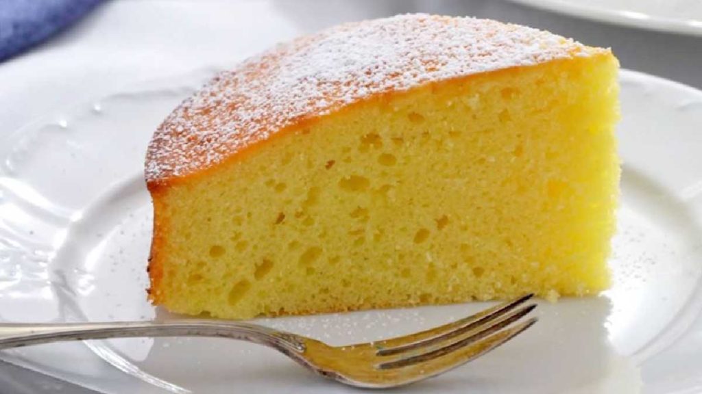 Gâteau au yaourt au citron: sans beurre, léger, délicieux et moelleux
