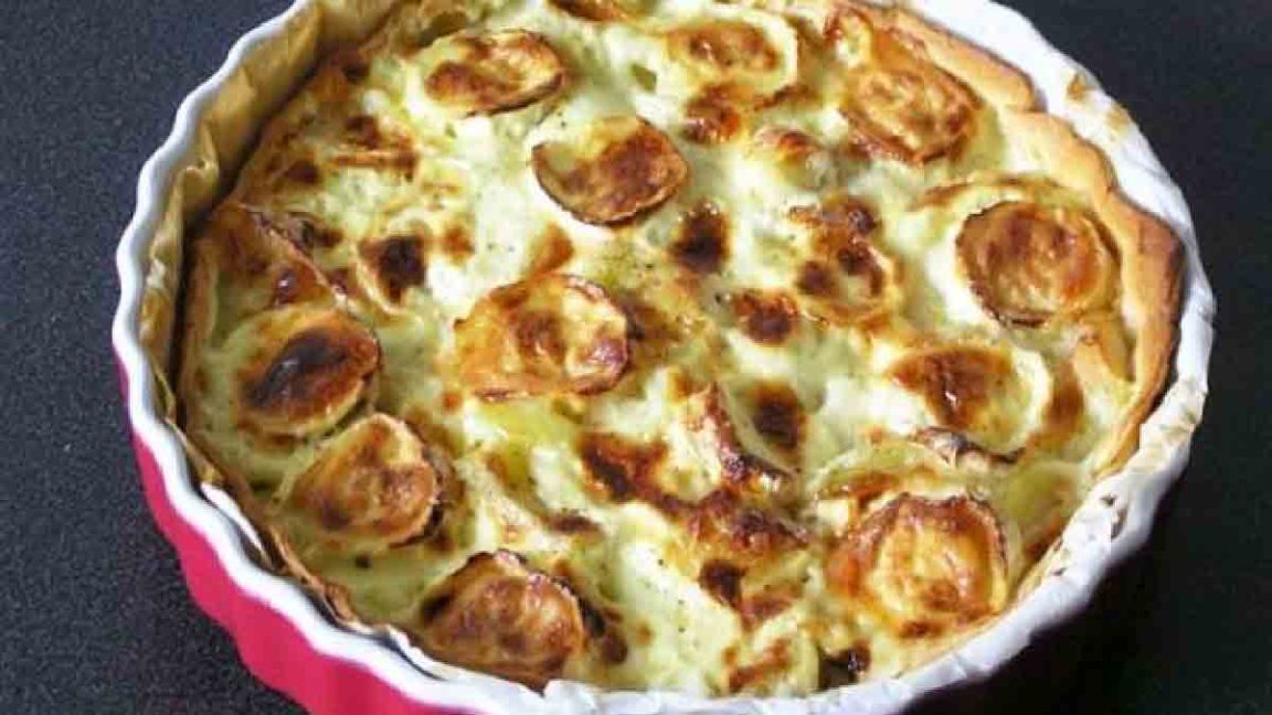 Quiche aux pommes de terre et au chèvre: crémeuse et succulente
