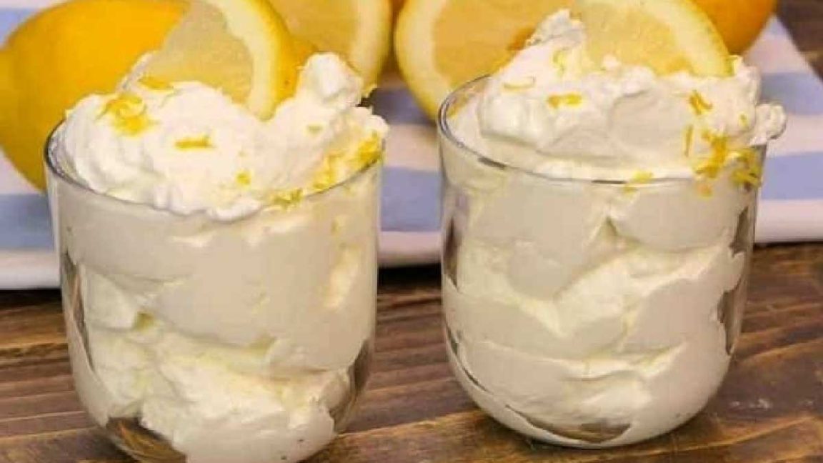 Crème au citron: un dessert à la cuillère super bon et délicat
