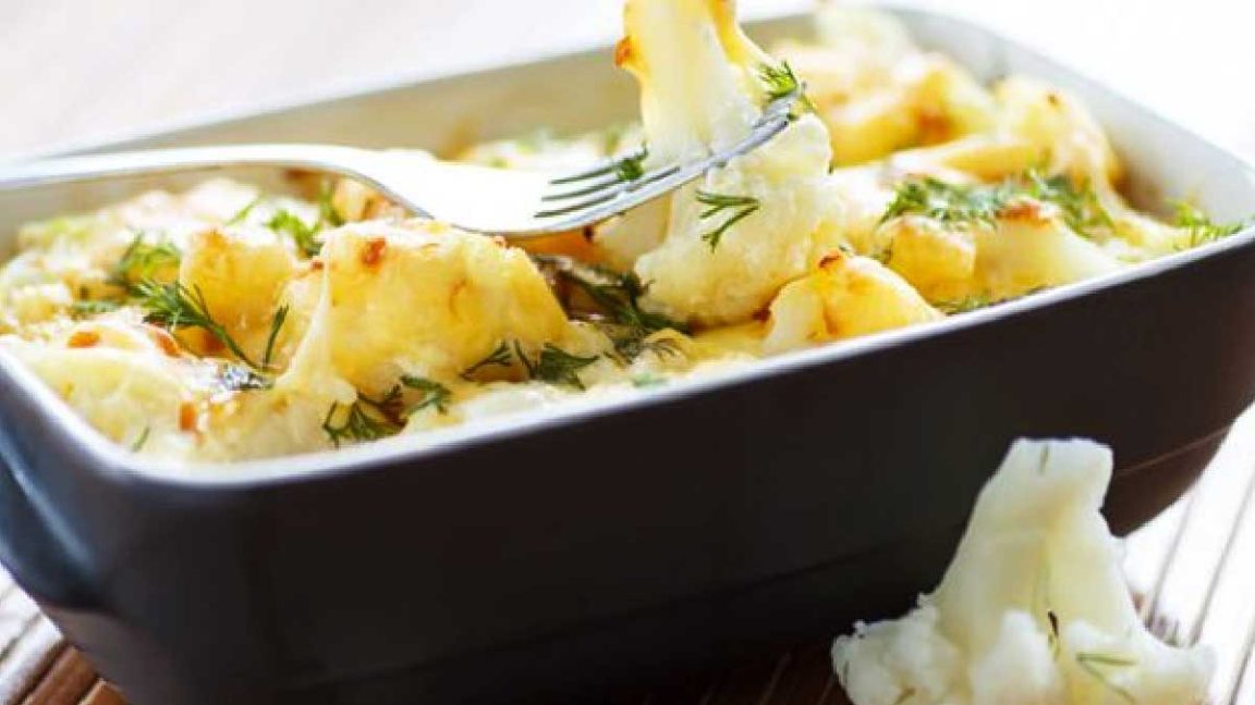 Gratin de choufleur simple et savoureux, préparé avec une béchamel légère