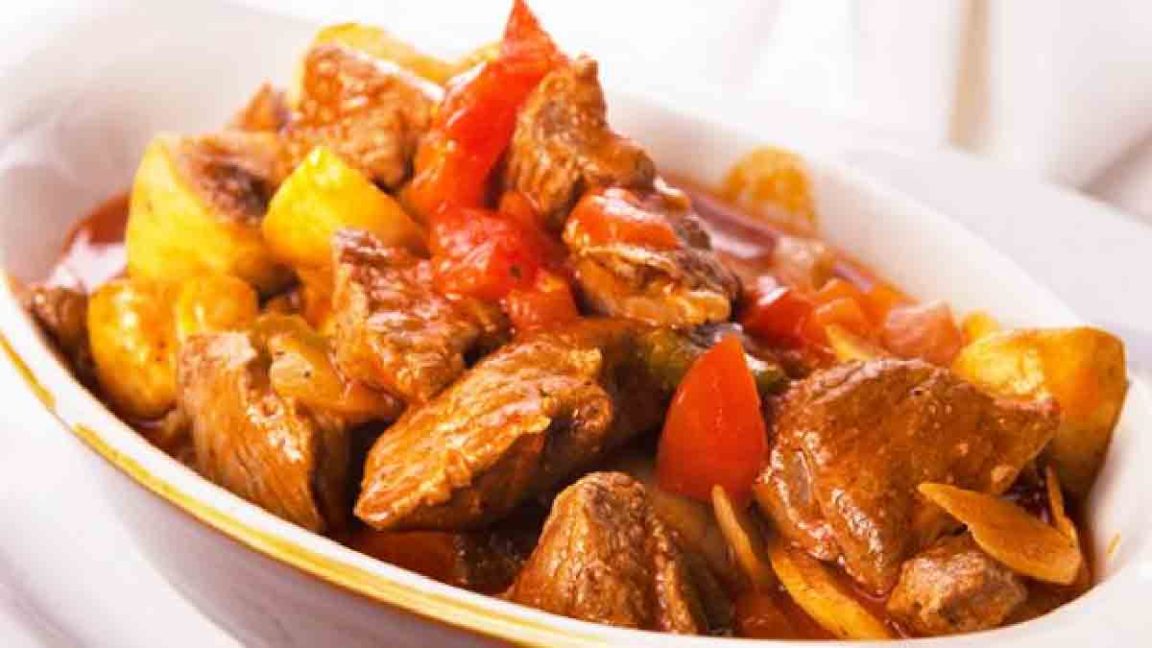 Ragoût de bœuf à la sauce tomate: un menu très savoureux qui plaira à ...