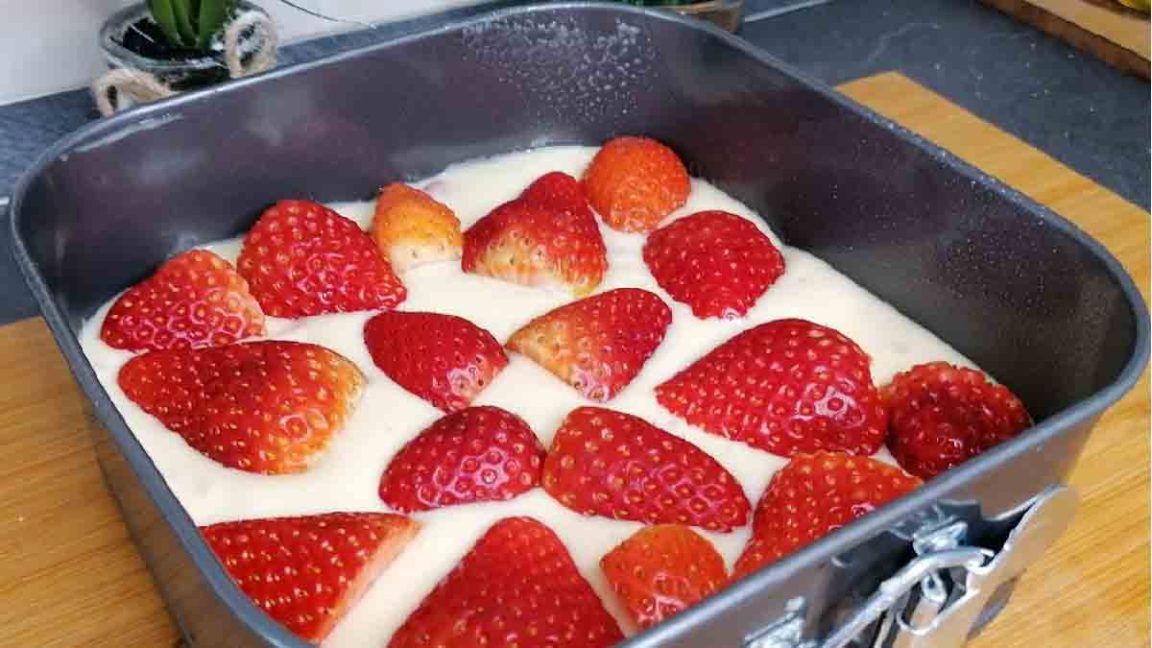 Ce gâteau aux fraises et au yaourt est divinement bon et moelleux