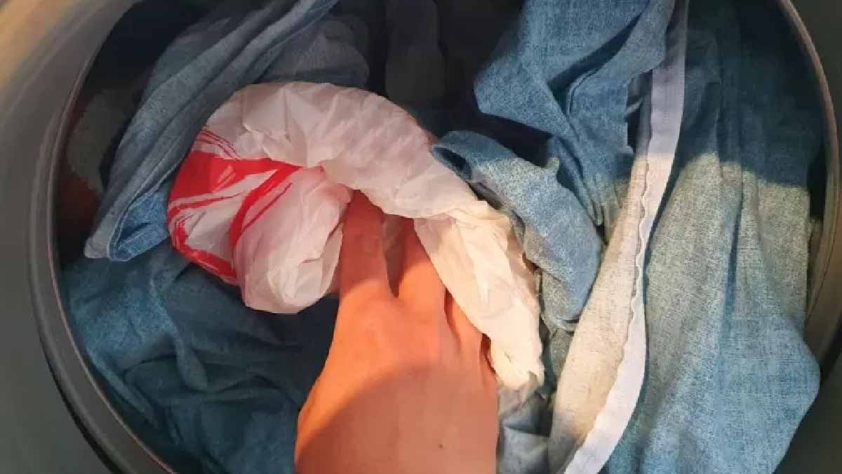 Mettre un sac plastique dans sa machine à laver : pourquoi ?