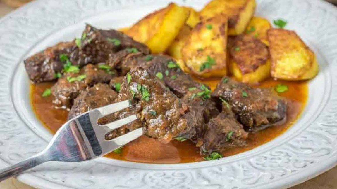 Ragoût de joues de bœuf: un plat succulent et alléchant