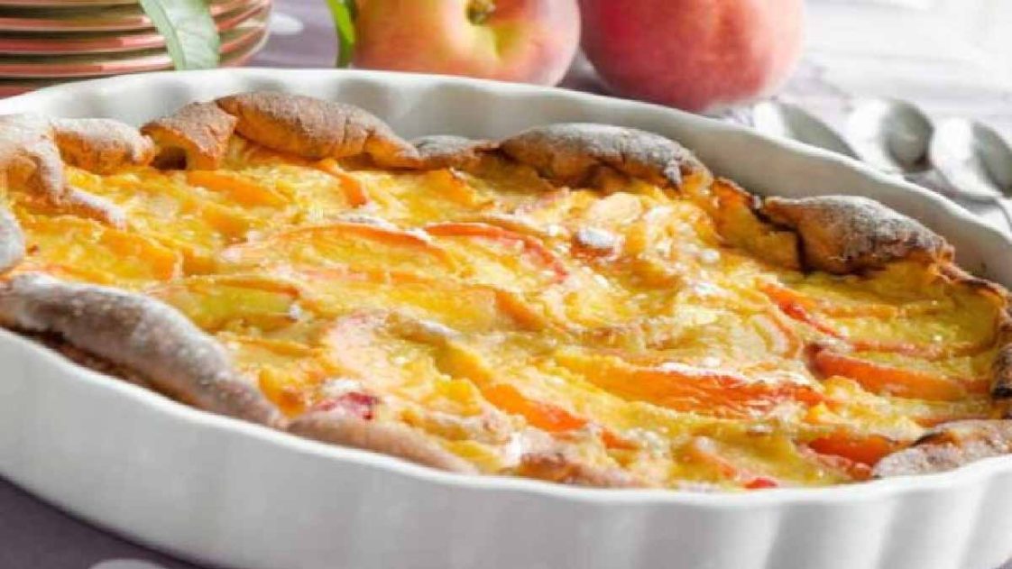 Clafoutis aux pêches sans sucre: un dessert exquis et moelleux