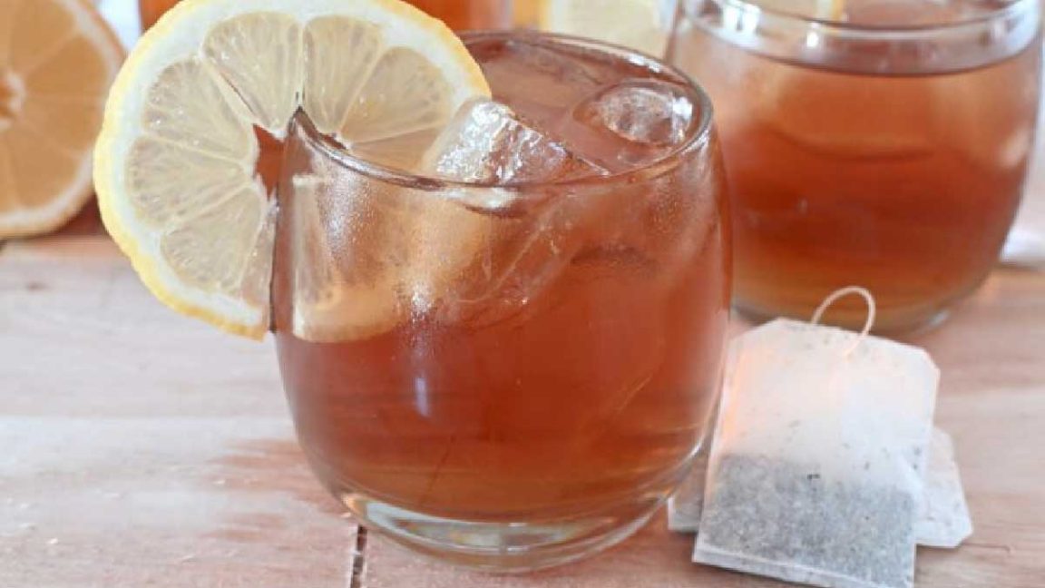 Thé glacé au citron: recette rapide et rafraîchissante