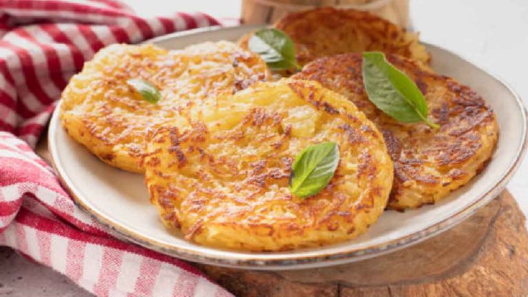 Rösti de pommes de terre épicés: croustillants et succulents