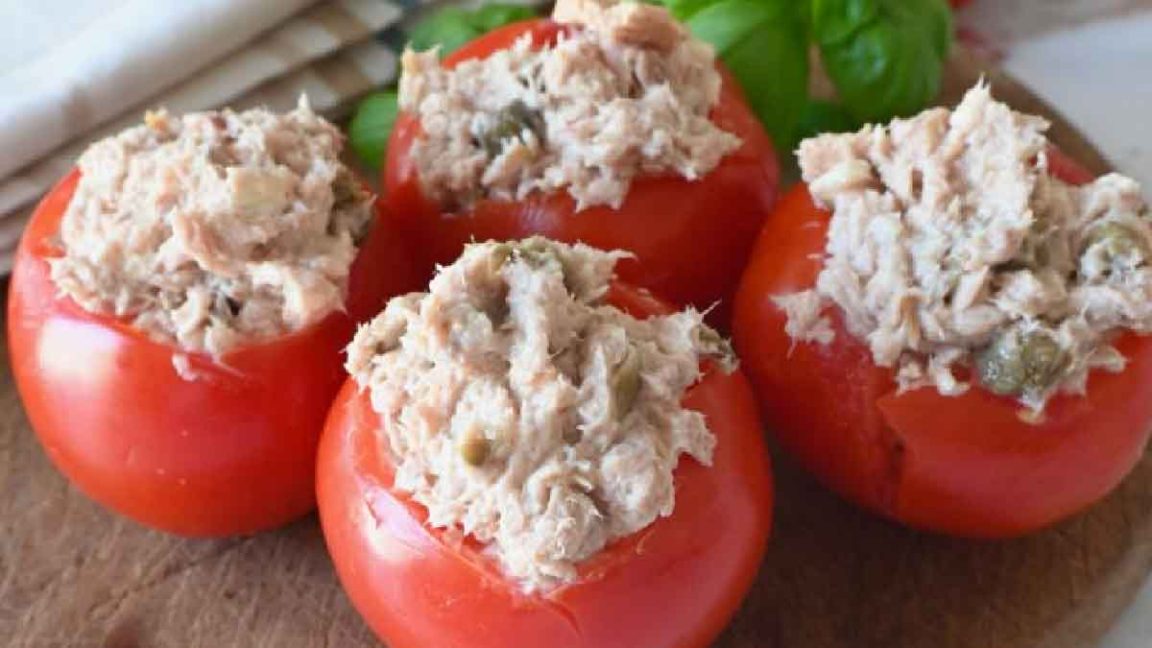 Tomates farcies à la crème de thon: sans cuisson, simples et super bonnes