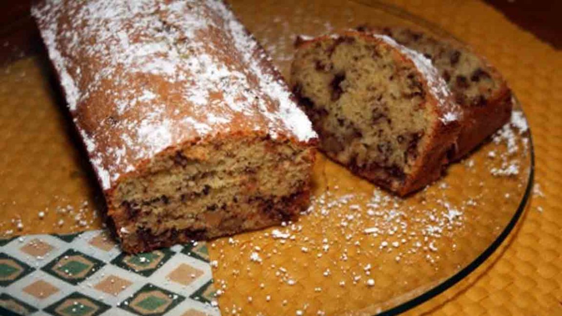 Cake au chocolat et aux noix: un dessert gourmand et moelleux