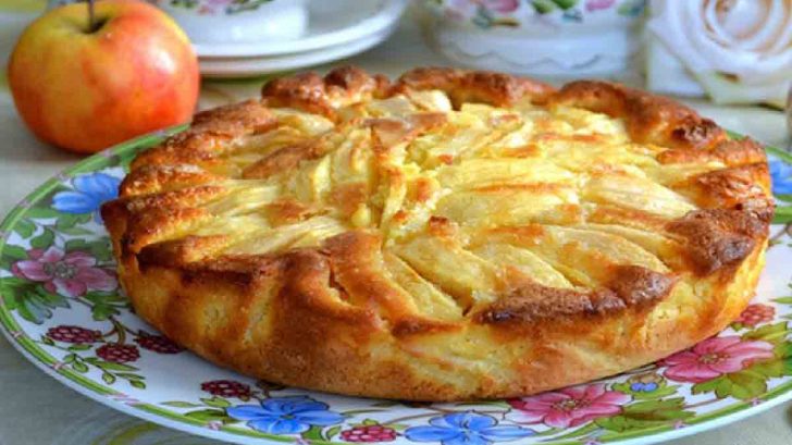 Gâteau aux pommes et au yaourt: sans sucre ni matière grasse, très doux
