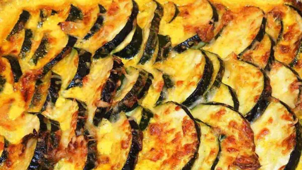 Courgettes gratinées au micro-ondes: simples, légères et délicieuses