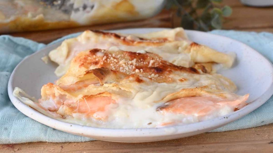 Crêpes gratinées au saumon fumé: gourmandes, filandreuses et alléchantes