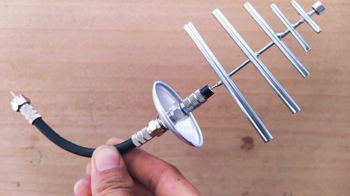 Antenne TV DIY comment la créer avec ces 2 objets courants — free download
