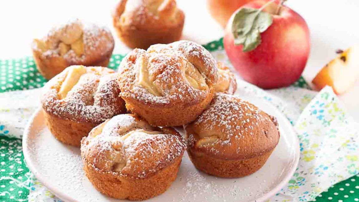 Muffins aux pommes et au yaourt: sans beurre, doux et savoureux