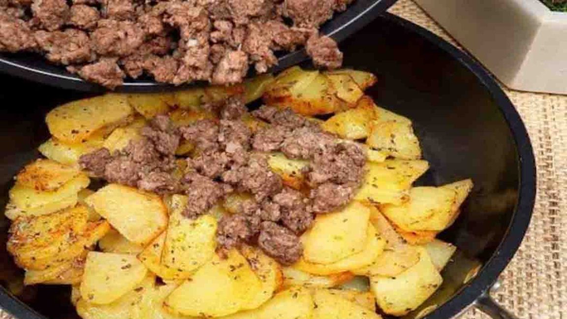 Pommes de terre à la viande hachée et au fromage: un plat succulent et