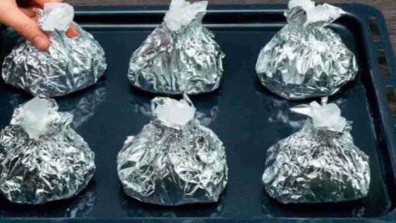 Poulet en papillote aux pommes de terre et au fromage: copieux et ...