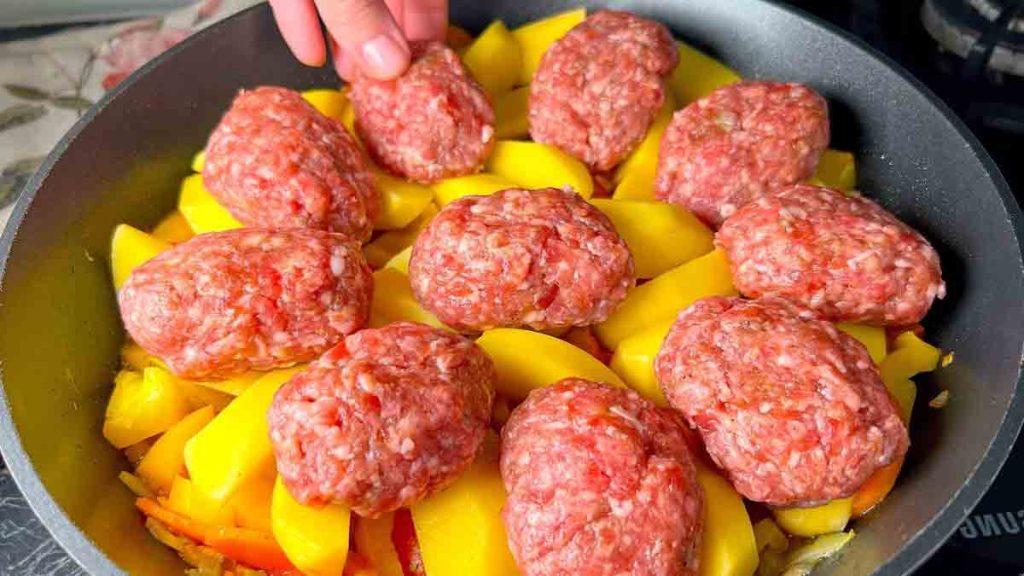 Boulettes de viande aux pommes de terre: un plat succulent et