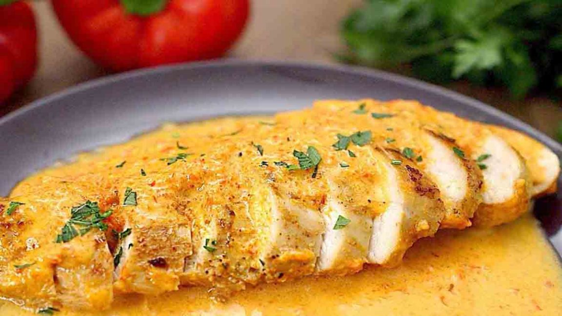 Poitrine de poulet à la sauce crémeuse aux poivrons et au paprika: un ...