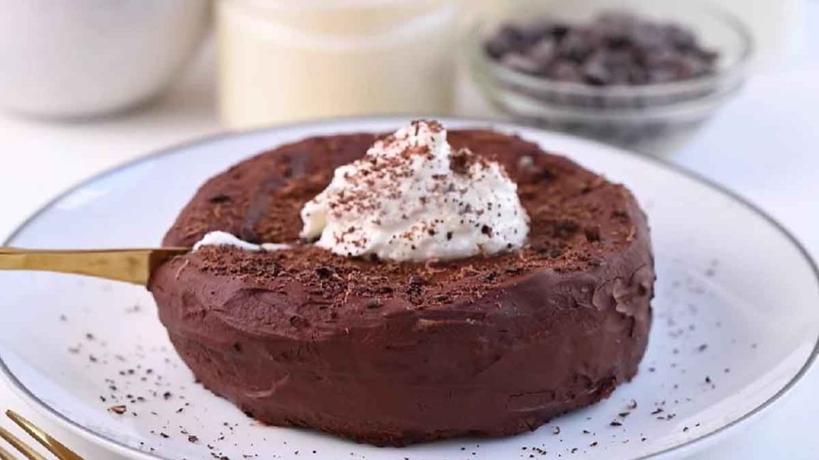 Gâteau au chocolat riche en protéines et peu calorique: prenez une ...