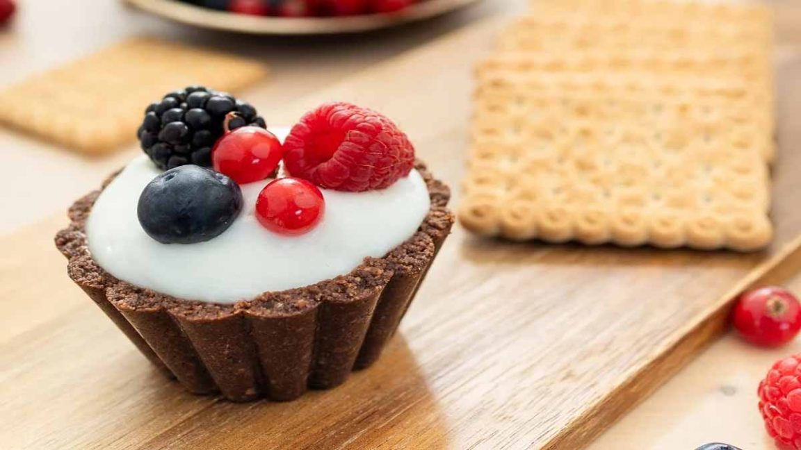 Gâteaux au chocolat: une base croustillante et une garniture crémeuse