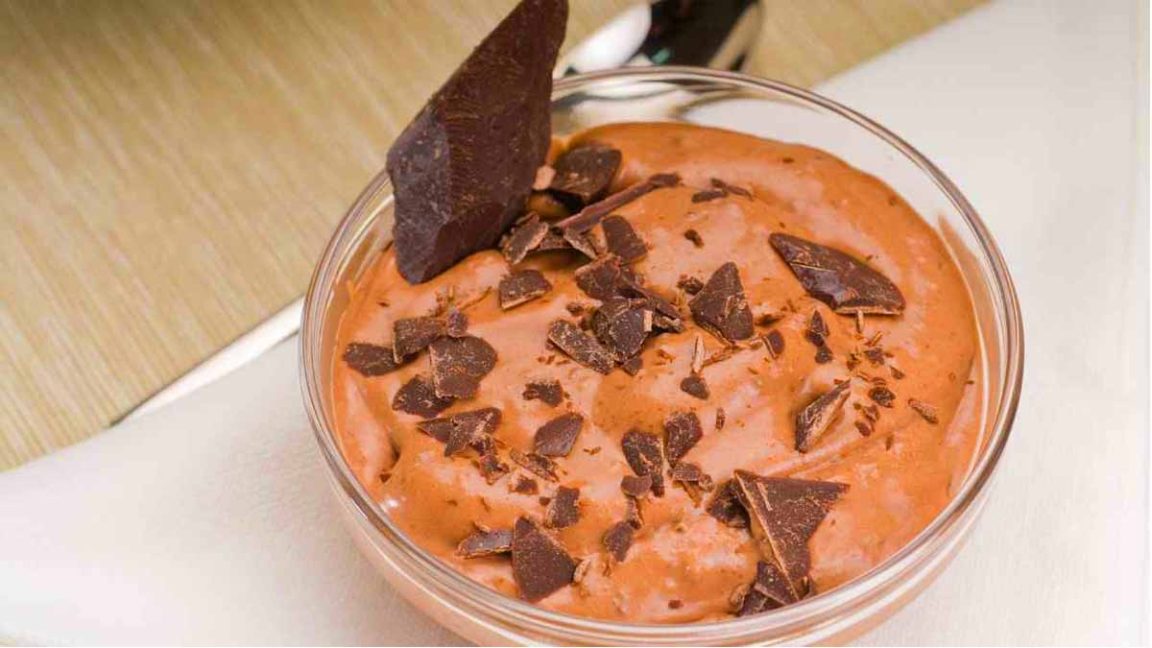 Je prépare ma mousse au chocolat avec 3 ingrédients. Je n’utilise pas ...
