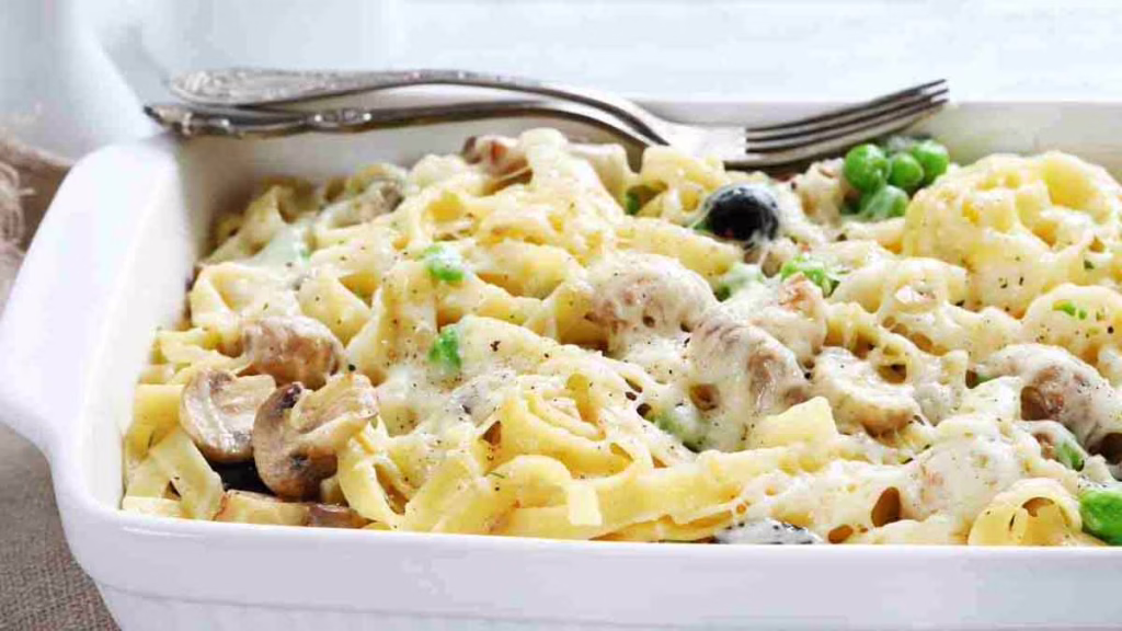 tagliatelles aux petits pois et aux champignons séchés