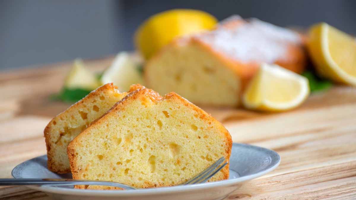 gâteau à l'eau parfumé au citron