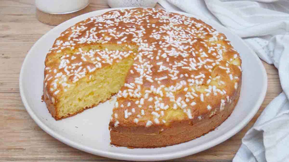 gâteau au yaourt et aux poires moelleux