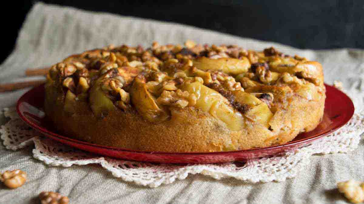 gâteau aux pommes et aux noix de grand-mère
