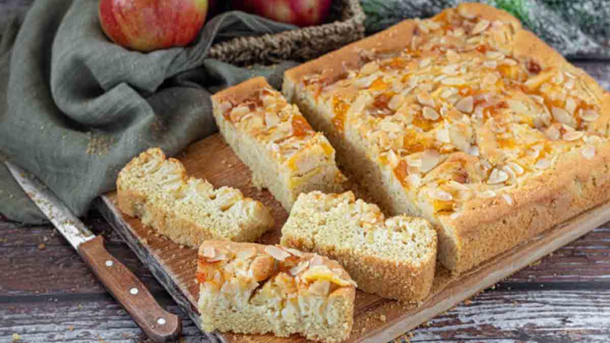 gâteau aux pommes moelleux aux amandes et à la confiture