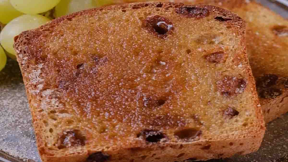 pain aux raisins secs et à la cannelle