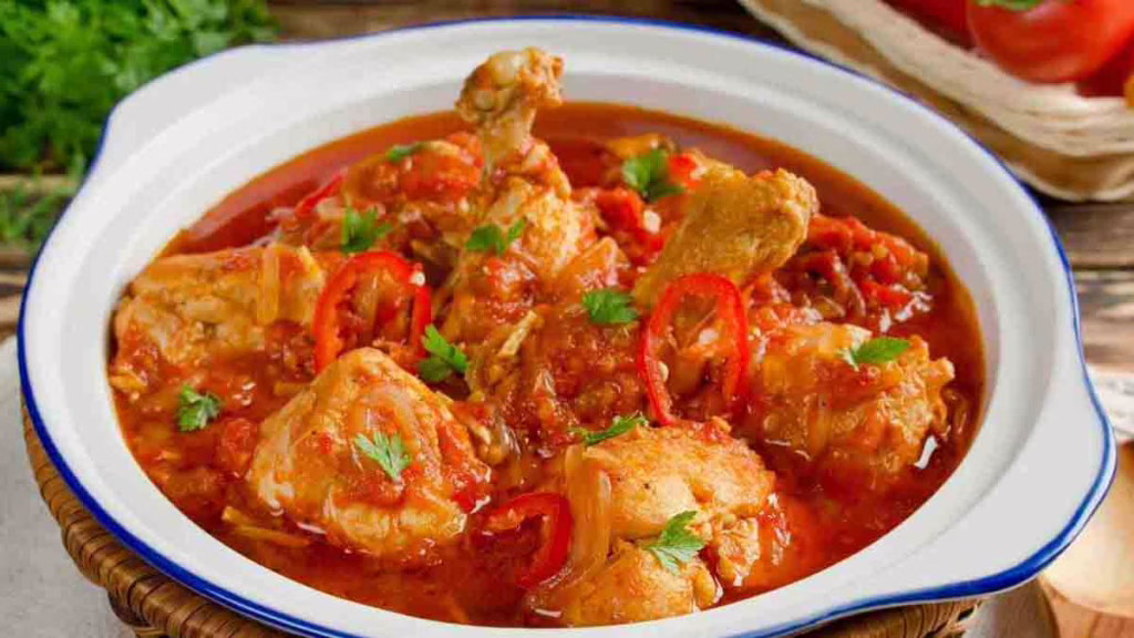 poulet aux légumes à la sauce tomate