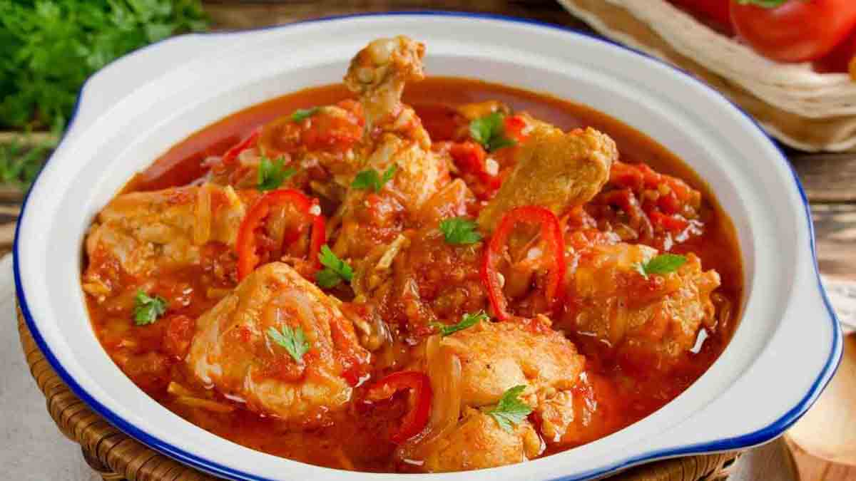 poulet aux légumes à la sauce tomate