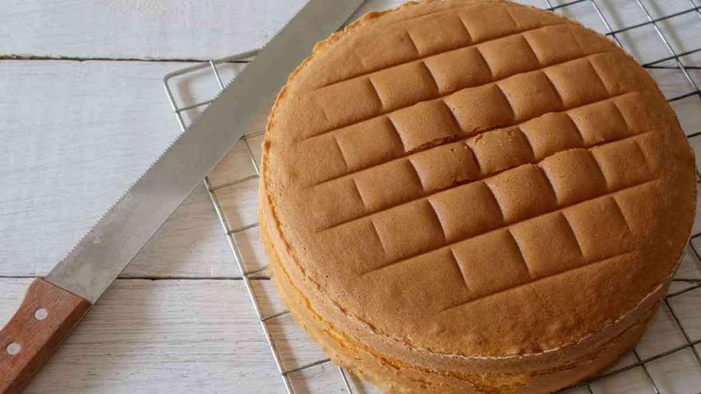 Recette de molly cake la base parfaite pour un gâteau en pâte à sucre