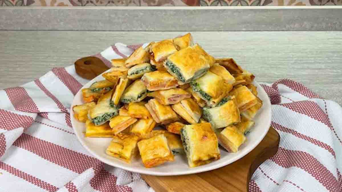 mini-bouchées salées feuilletées farcies