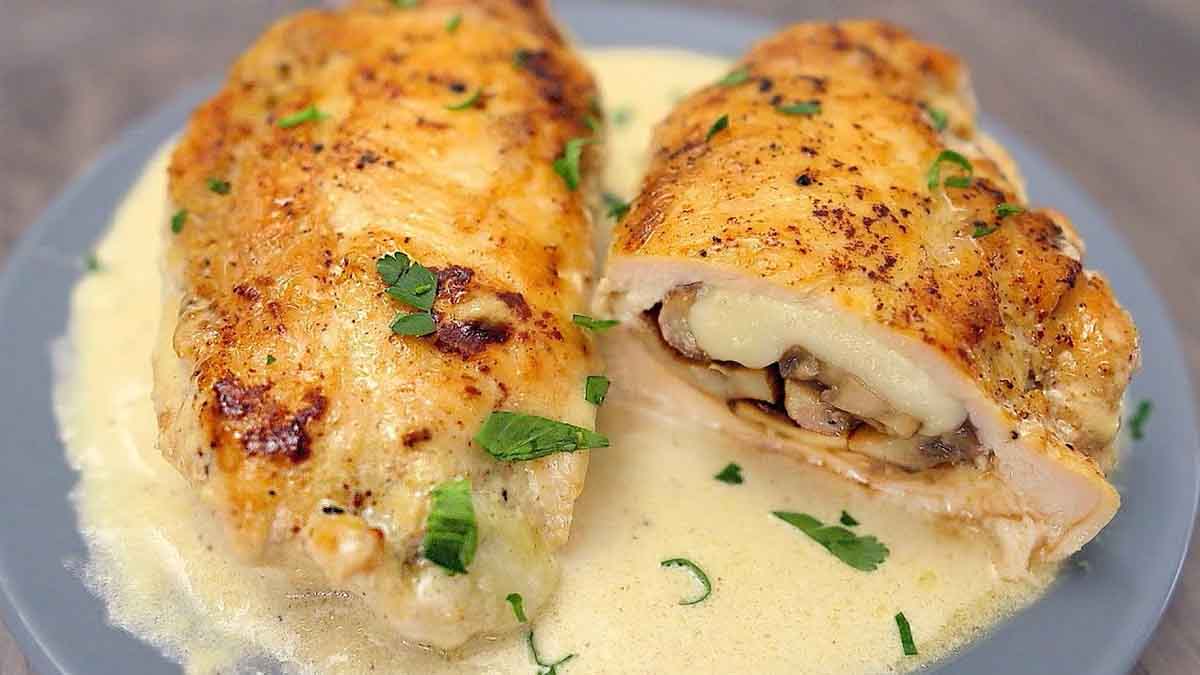 rouleaux de poulet farcis au fromage et champignons