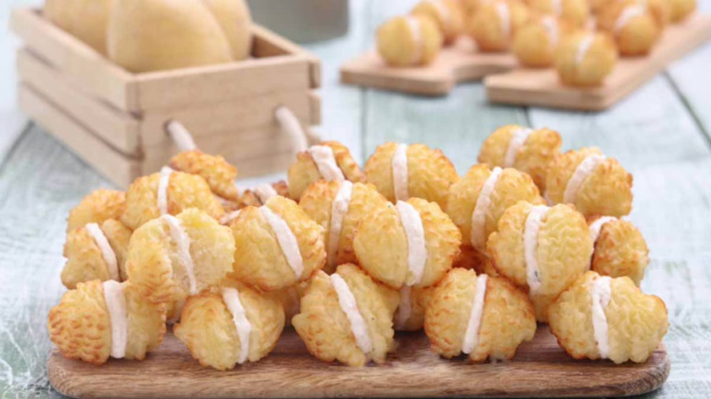 baisers de pommes de terre fourrés à la crème de thon