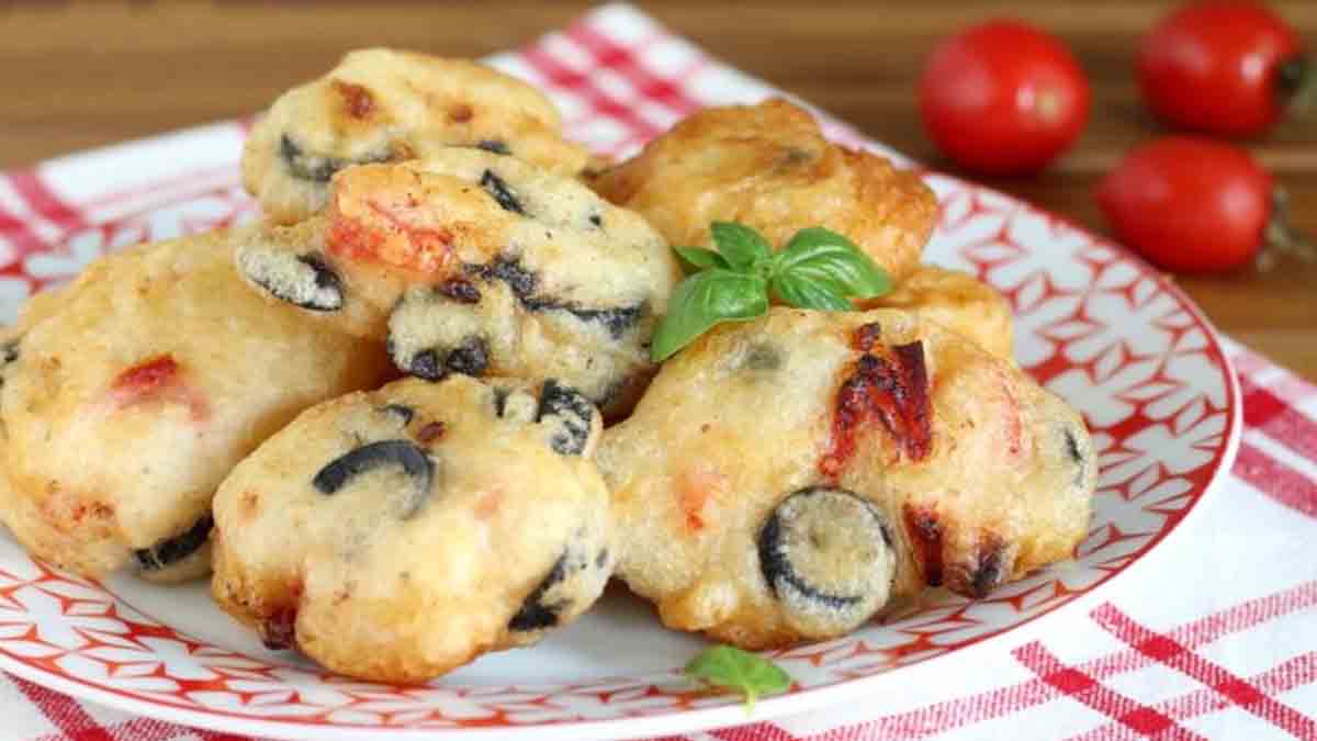 beignets aux tomates cerise et aux olives douces