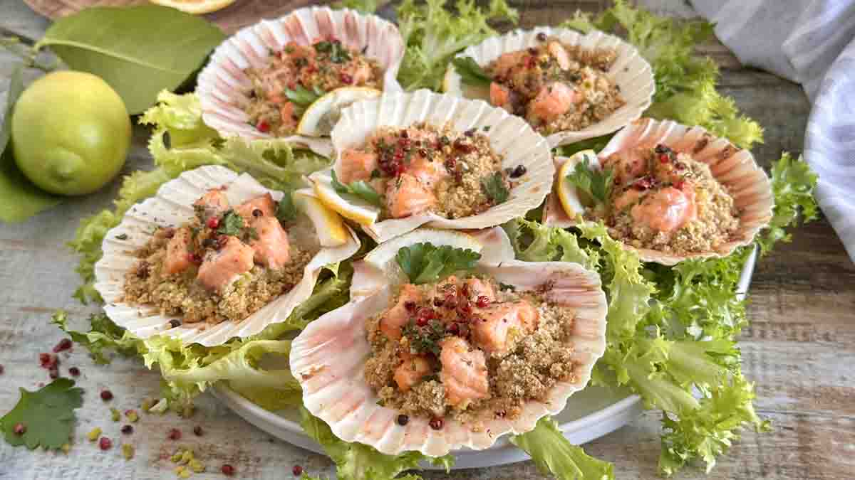 coquilles Saint-Jacques farcies au saumon et à la pistache