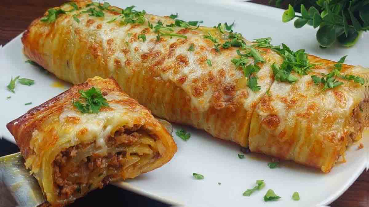 roulé de pommes de terre farci à la viande hachée