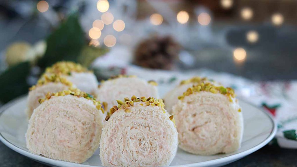 roulés à la mousse de mortadelle