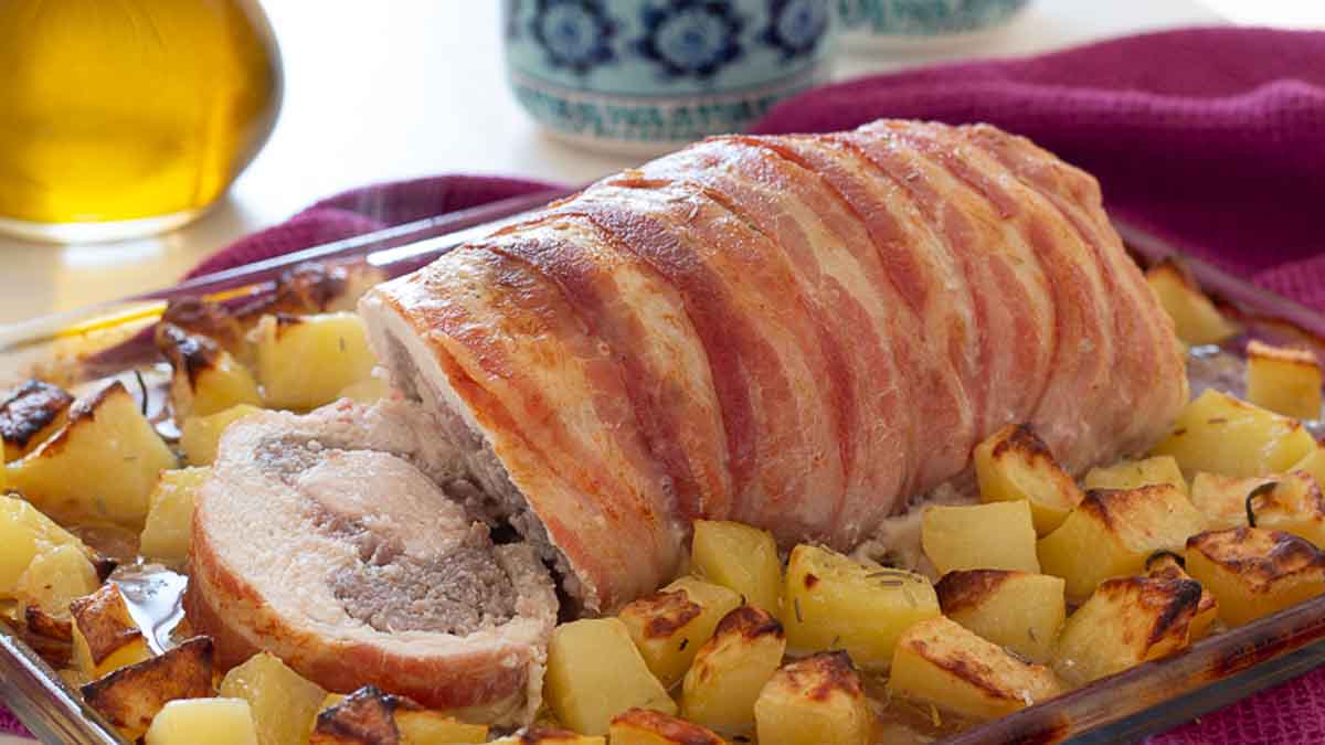 roulés de poulet aux saucisses et au lardon