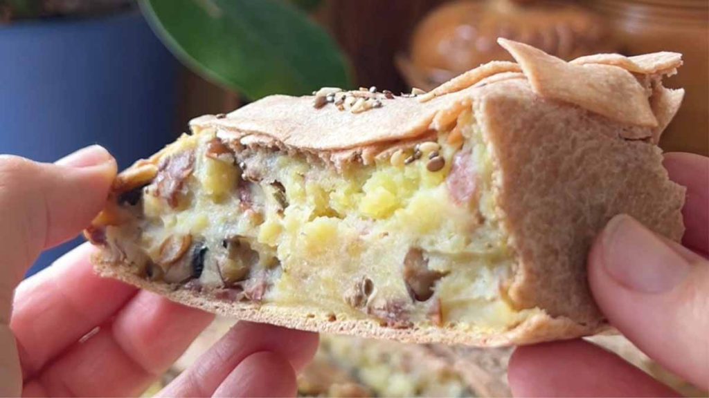 strudel végétalien salé aux champignons et aux pommes de terre